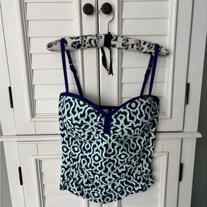 Tommy Bahama Blue and Mint Geometric tankini top M
